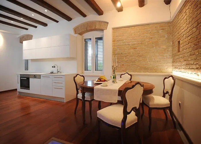 Felicitas At The Center Near The * Split